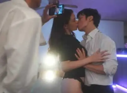 Poster of Chồng đau lòng quay phim cho vợ làm tình với người đàn ông khác
