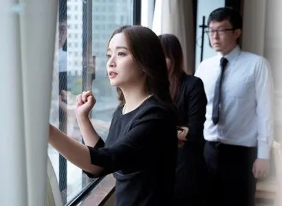 Poster of Chồng mất 3 năm, mẹ kế trẻ tìm đến con chồng giải tỏa thiếu thốn