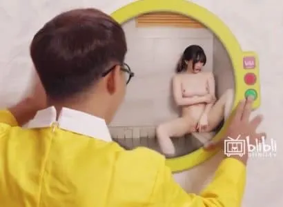 Poster of Nobita nhìn lén Xuka tắm phiên bản phá hoại tuổi thơ
