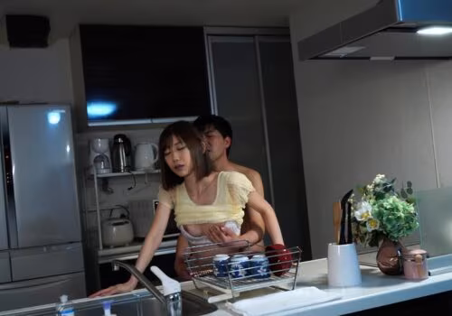 Poster of Cậu con trai loạn luân cùng người mẹ dâm khi đang làm bếp