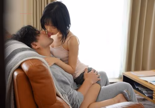 Poster of Chị gái vắng nhà cô em gái gạ tình anh rể địt nhau sung sướng