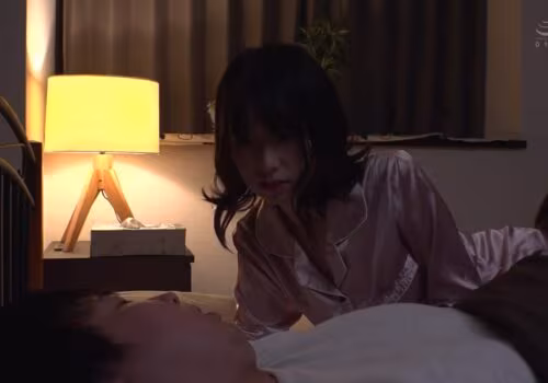 Poster of Chồng lạnh nhạt vợ tìm khoái lạc cùng cậu sinh viên hàng xóm lúc nữa đêm