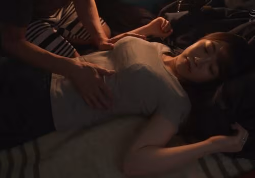 Poster of Chồng mãi mê làm việc vợ bị chuốc say địt tập thể cả đêm khi đi cắm trại