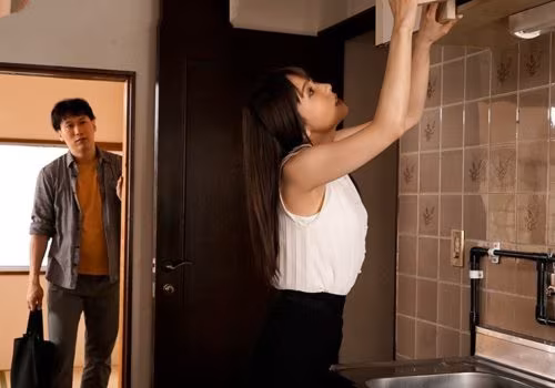 Poster of Cô nhân viên sale bất động sản và cuộc gọi lúc nữa đêm