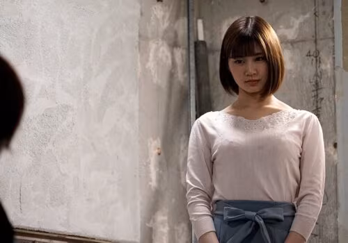 Poster of Cô vợ bất ngờ vì con cặc của cậu bạn thân của chồng đến chơi quá to