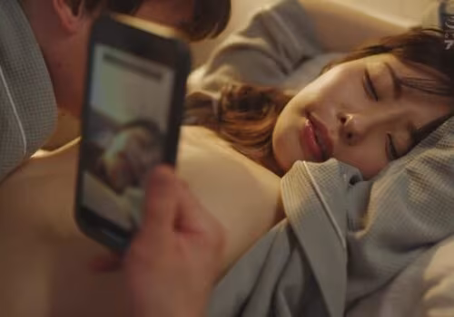Poster of Cô vợ trẻ đi họp lớp bị cậu bạn trai cũ cưỡng hiếp rồi quay clip tống tình