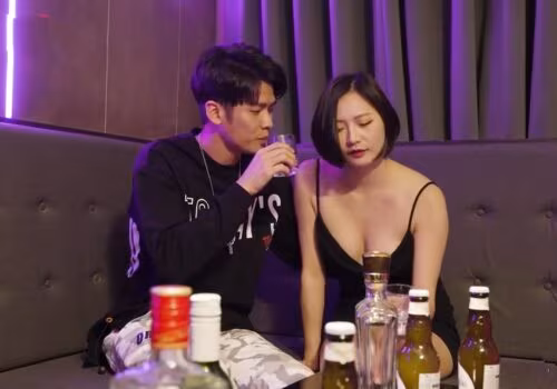 Poster of Họp lớp cuối năm, cậu bạn trai hiếp dâm người yêu củ khi say sĩn