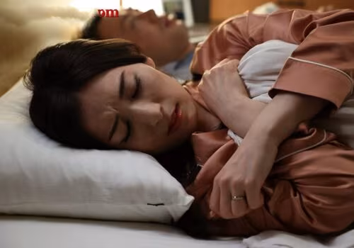 Poster of Ngủ cạnh chồng nhưng vợ tơ tưởng đến con cặc của sếp chồng