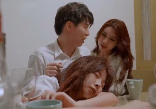 Poster of Người mẹ đơn thân gạ tình cậu bạn trai của con gái lúc say sĩn